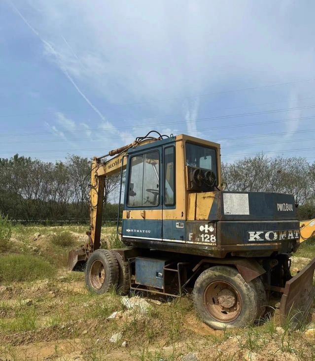 Komatsu PC128W-5 Excavator